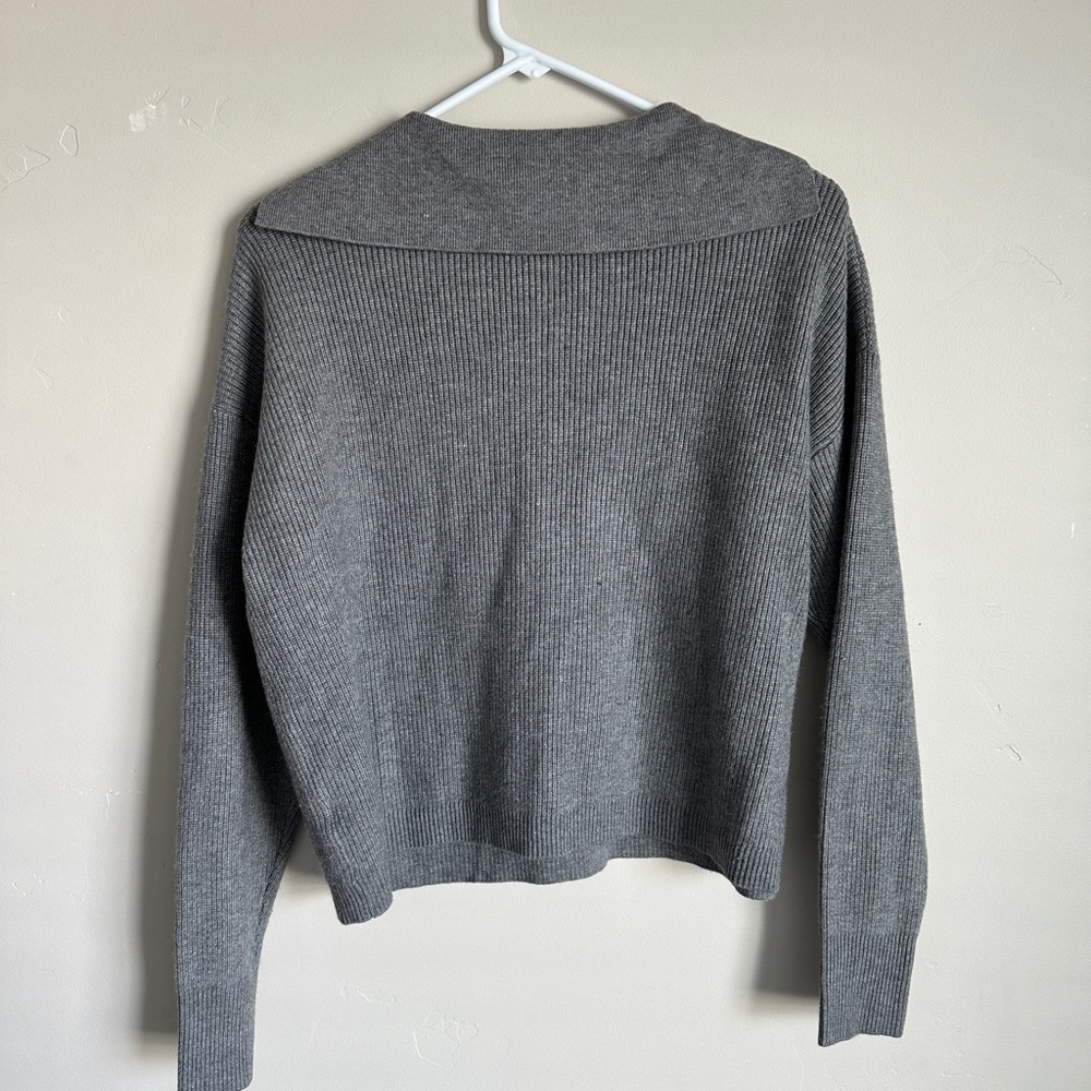 A New Day Charcoal Gray Collared V-Neck Sweater – Ribbed Knit Pullover Size S - Picture 3 of 3